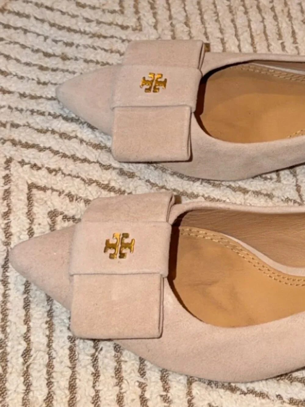 Tory Burch Hardly Worn Beige Suede Kitten Heels Size 7 - Picture 3 of 3